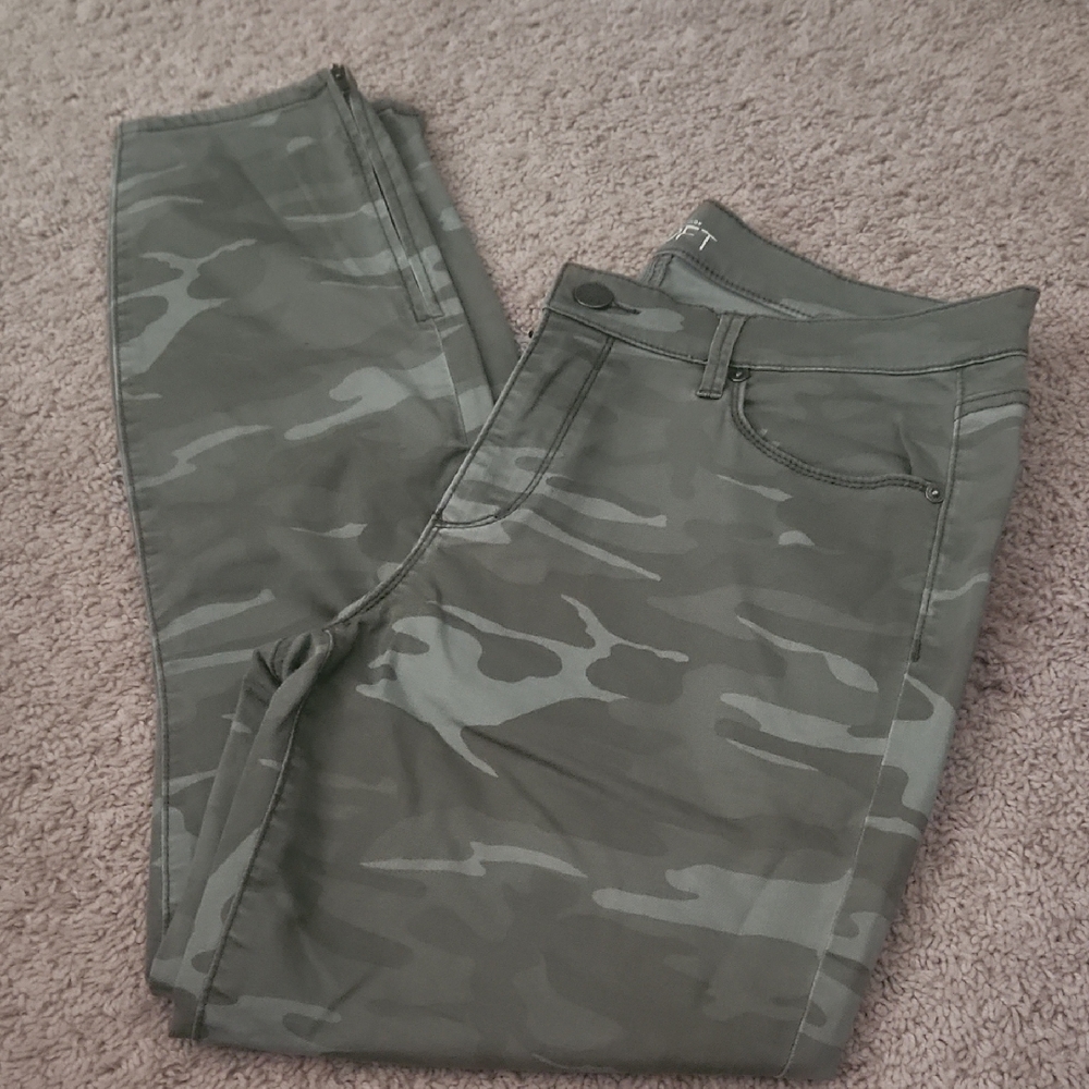 Ann Taylor LOFT Green Camo Pants Modern Skinny Ankle Sz 31 12
